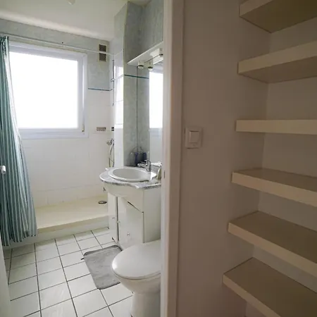 Apartman With Balcony And View Of *