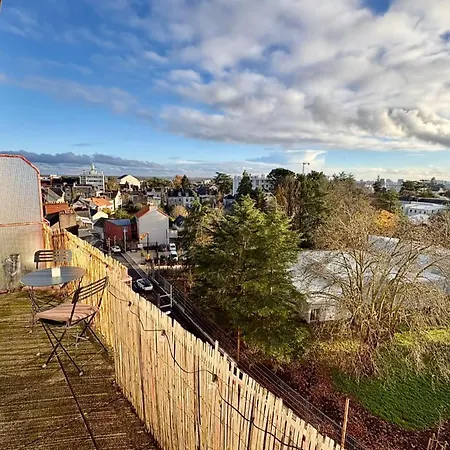 Apartman With Balcony And View Of Nantes