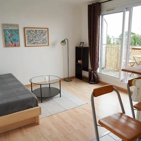 With Balcony And View Of Daire Nantes
